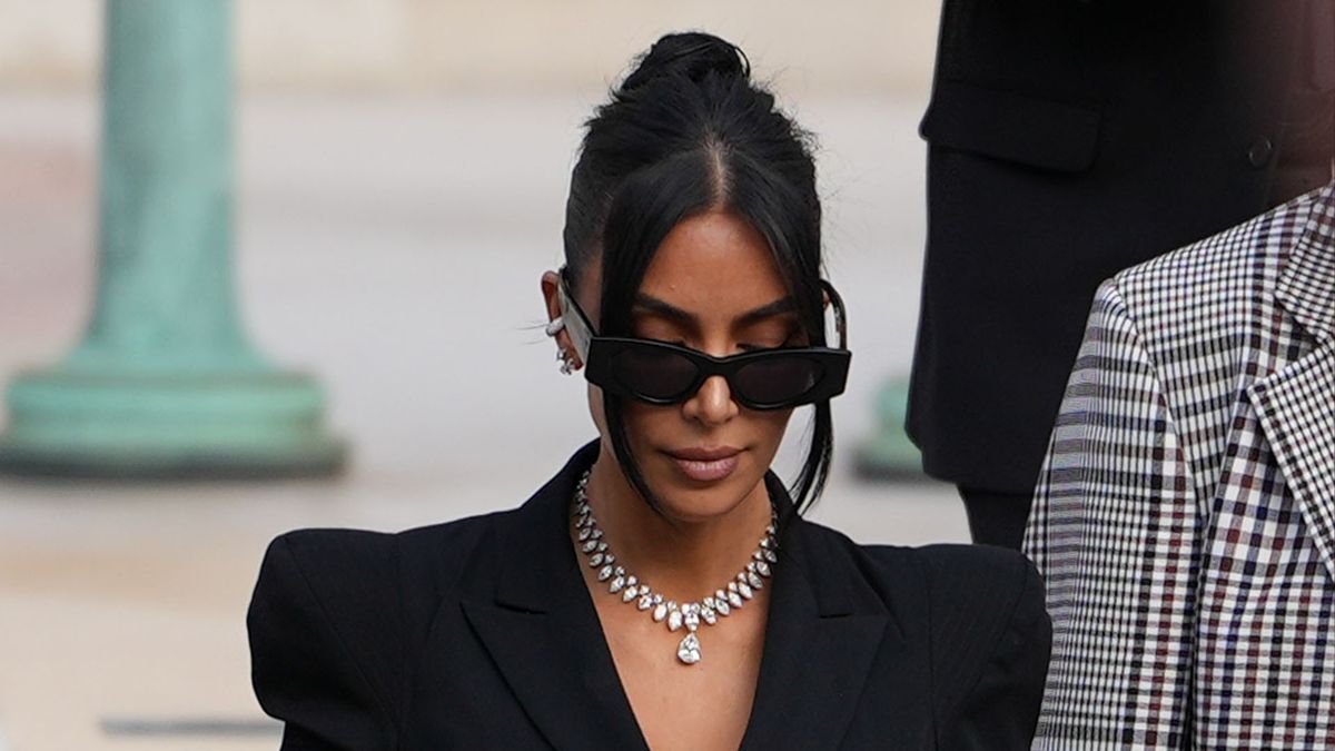 It's Here: The 2026 Way to Wear a Blazer