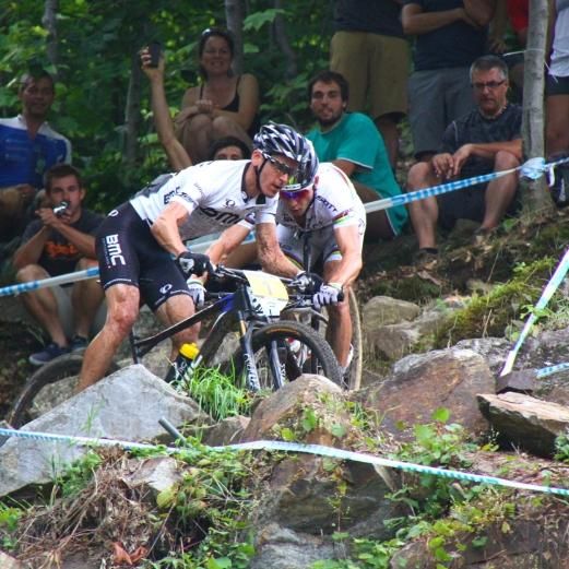 Nino Schurter's attempt to pass Julien Absalon didn't work out