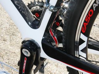 Redline uses a BB30 bottom bracket for its new Conquest Carbon frame.