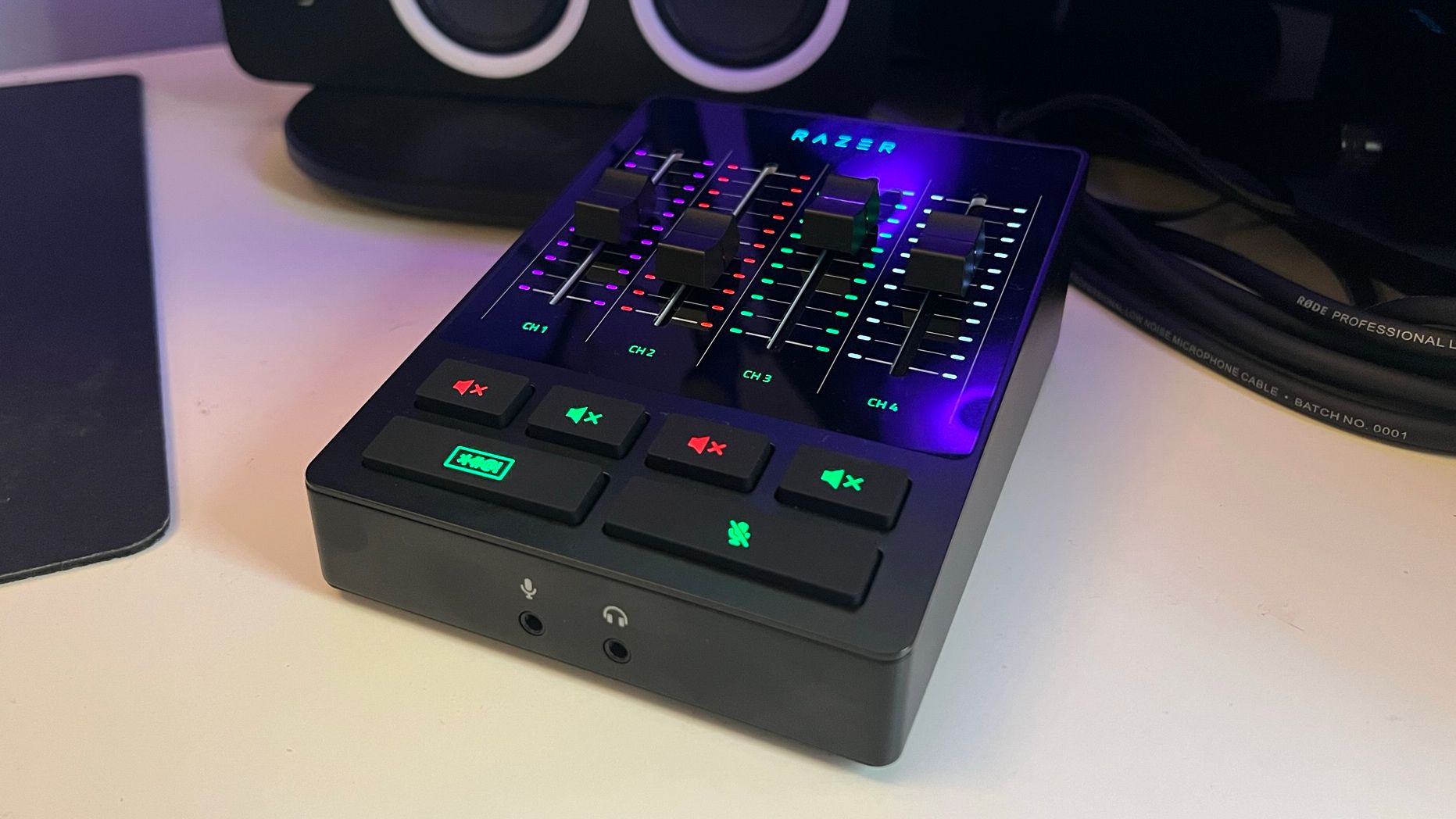Razer app. Razer Audio контроллер. Razer Audio. Razer Audio Card. Razer пульт управления.