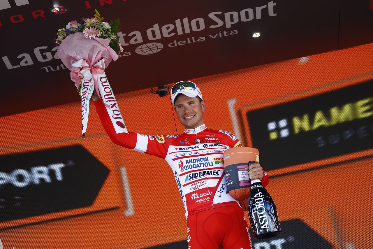 Fausto Masnada (Androni Giocattoli-Sidermec) takes the plaudits on the podium