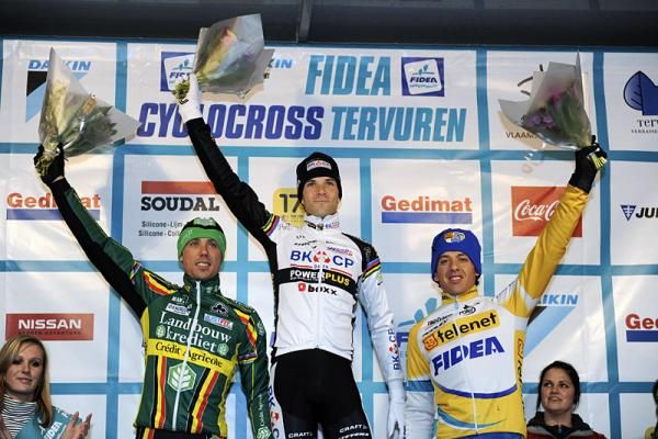 Elite men's podium (l-r): Sven Nys (Landbouwkrediet), 2nd; Niels Albert (BKCP - Powerplus), 1st; Tom Meeusen (Telenet - Fidea), 3rd