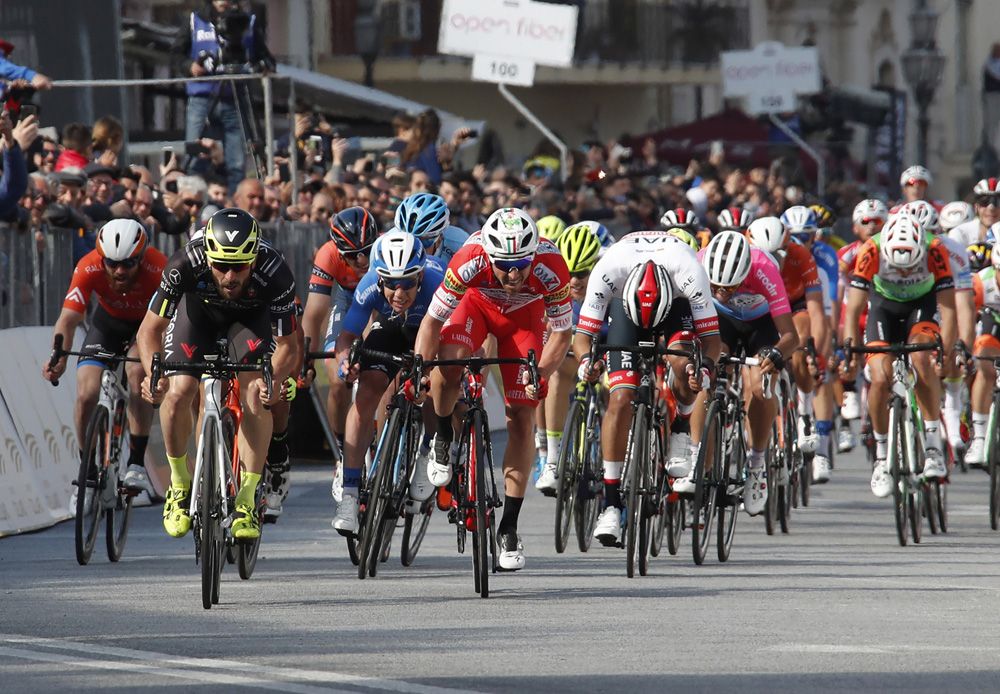 Stage 1 of the Giro di Sicilia finished in a furious sprint