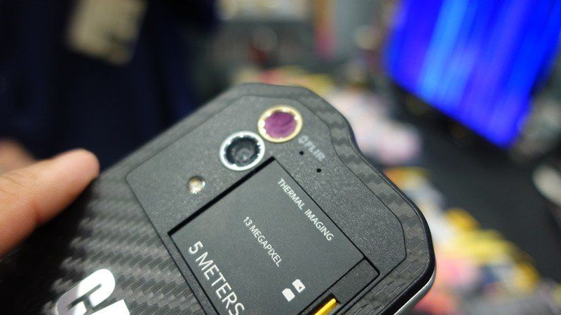 CAT S60
