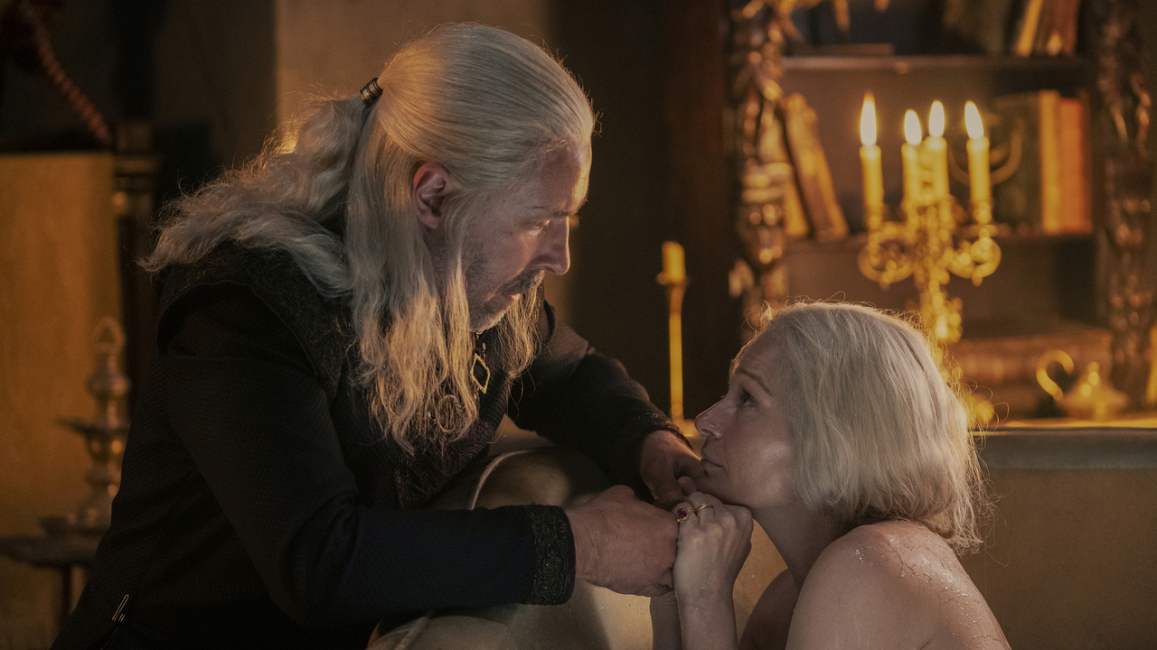 King Viserys and Queen Aemma bath in the House of the Dragon