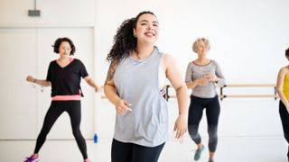 Aerobic vs anaerobic exercise: Image shows women doing dance exercise