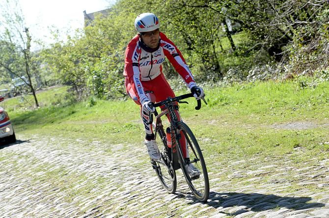 Vladimir Gusev (Katusha) previews the course for Paris-Roubaix
