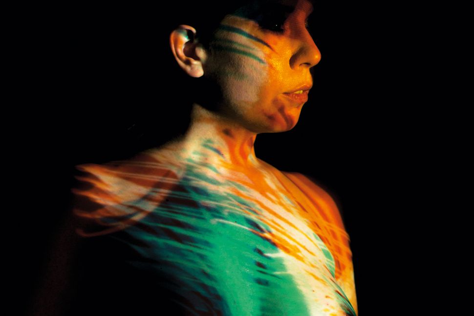 Home photography ideas Creative nude lighting with a projector