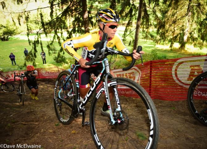 Meredith Miller (Noosa Pro Team) chasing Ellen Noble on lap one