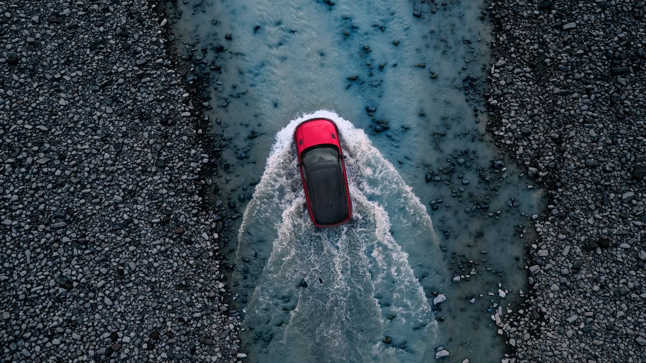 New Range Rover Sport in red