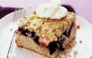 Apple and berry crumble cake