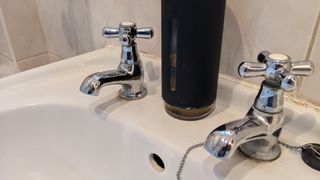 Clean bathroom faucets