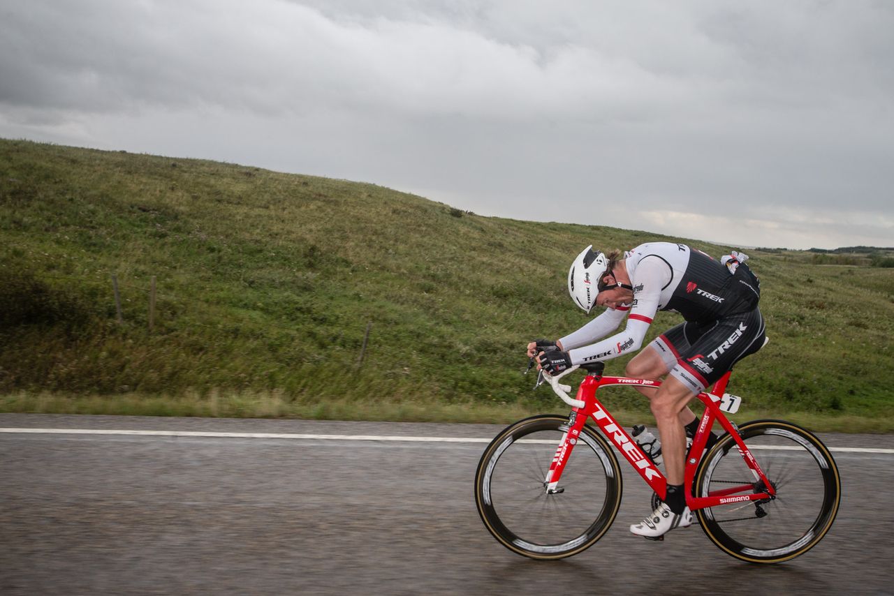 Gregory Rast (Trek) works to close a gap after the field split apart