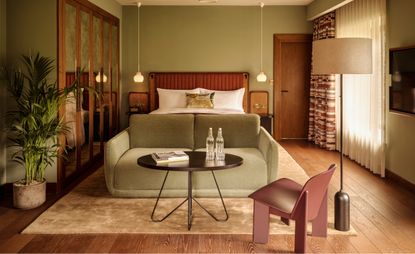 sir devonshire square london review