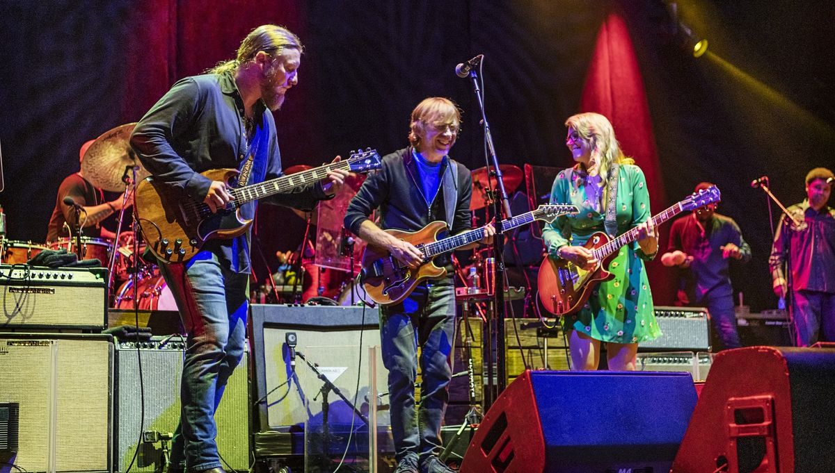 (From left) Derek Trucks, Trey Anastasio, Susan Tedeschi