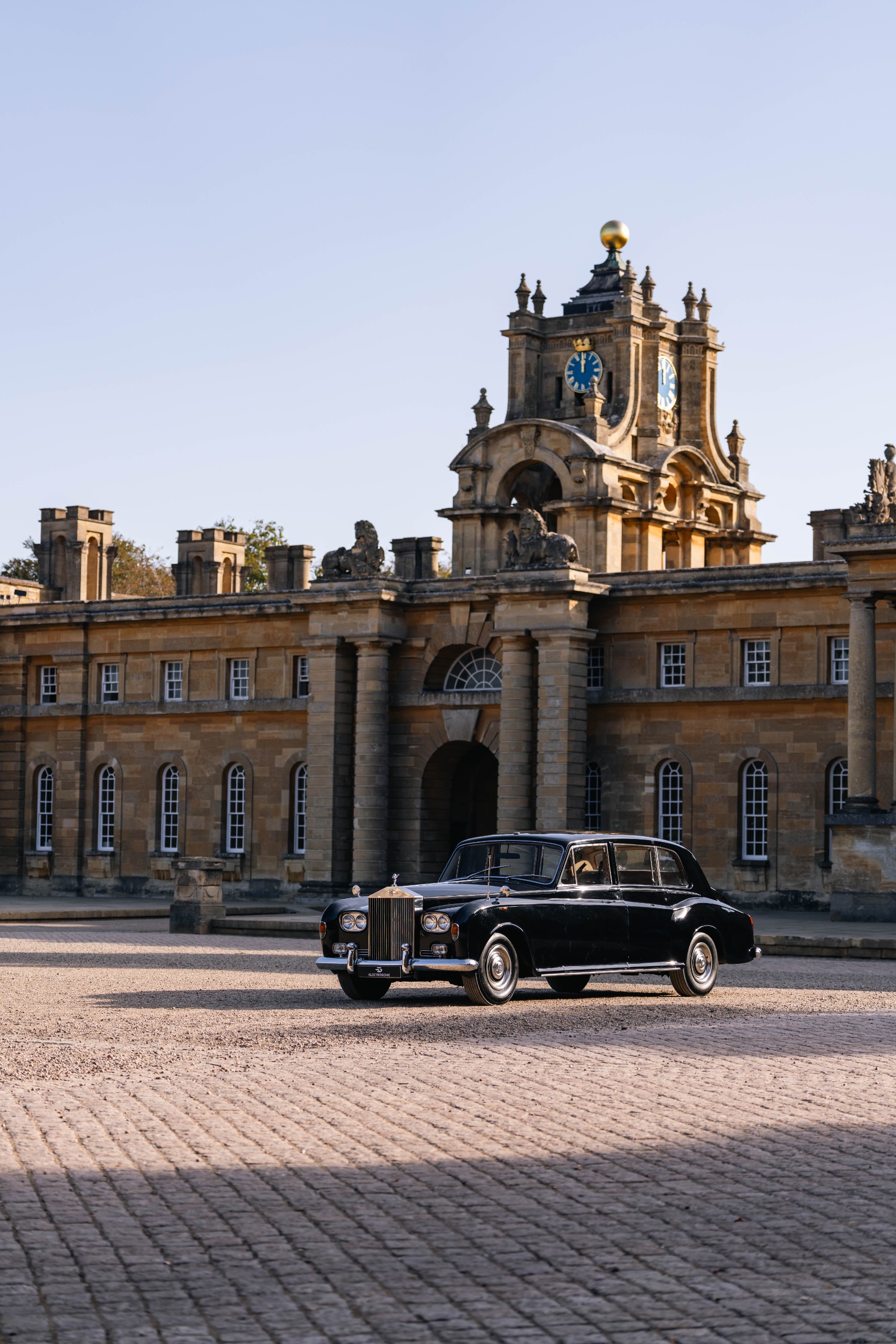 The Rolls-Royce VI parked in front of Blenheim Palace