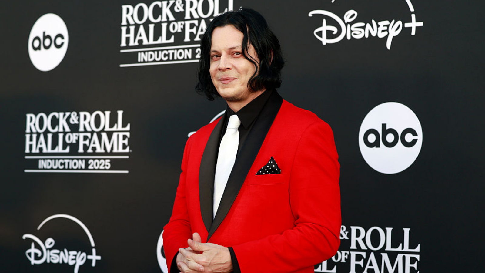 Jack White accepts White Stripes Rock And Roll Hall Of Fame