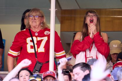 inger Taylor Swift watches the Kansas City Chiefs take on the Chicago Bears with the mother of Kansas City tight end Travis Kelce, Donna Kelce, Sunday, Sept. 24, 2023, at GEHA Field at Arrowhead Stadium, in Kansas City, Missouri.