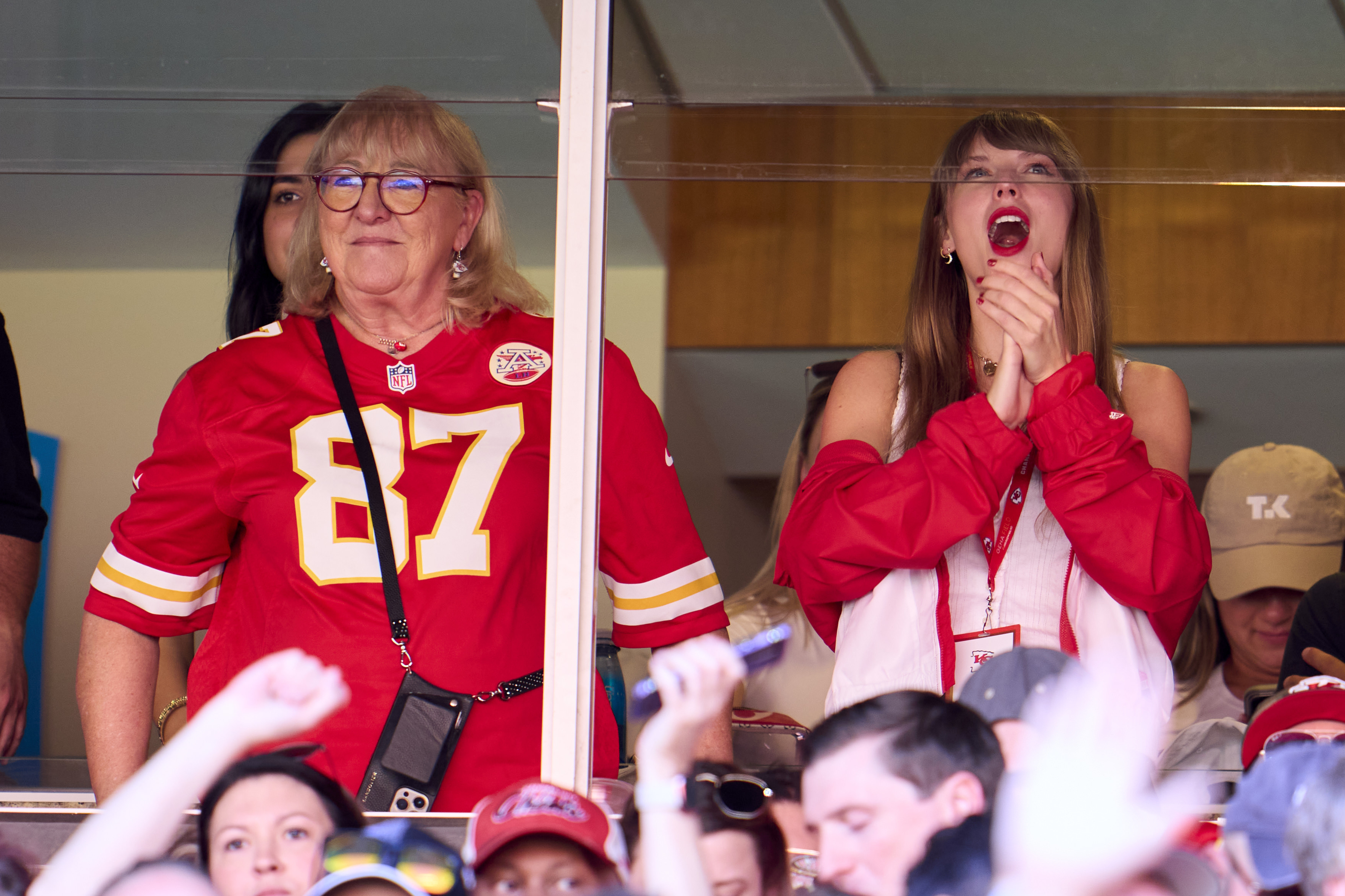 Travis Kelce Says His Family & Friends Approve Of Taylor Swift