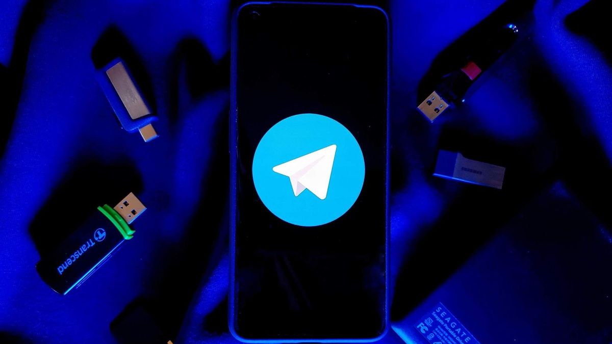 Telegram's latest update lets you hide photos and videos behind a spoiler filter