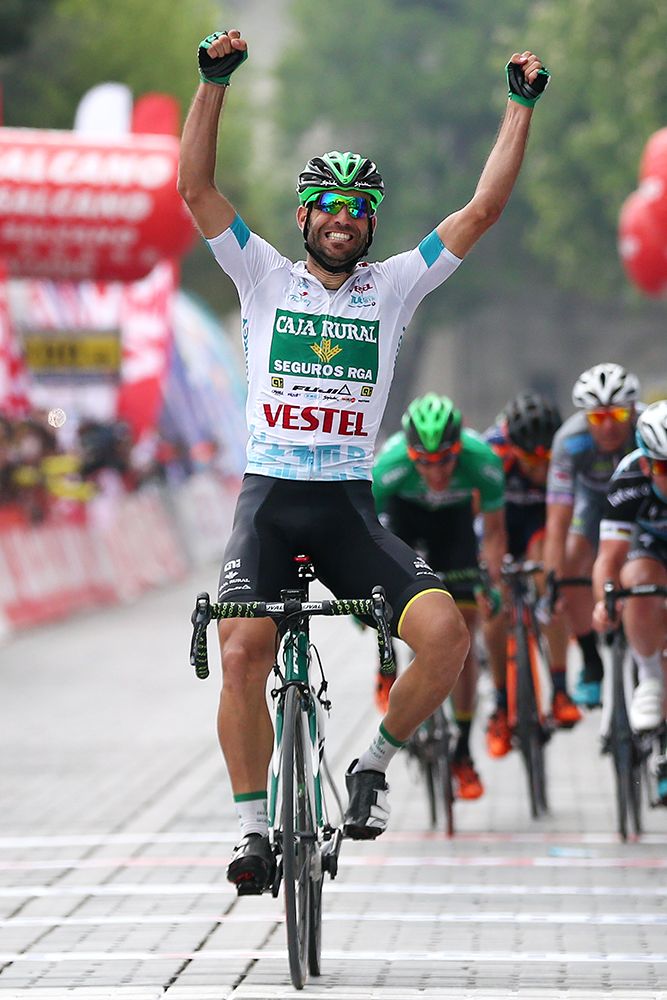 Luis Mas Bonet (Caja Rural) upsets the sprinters