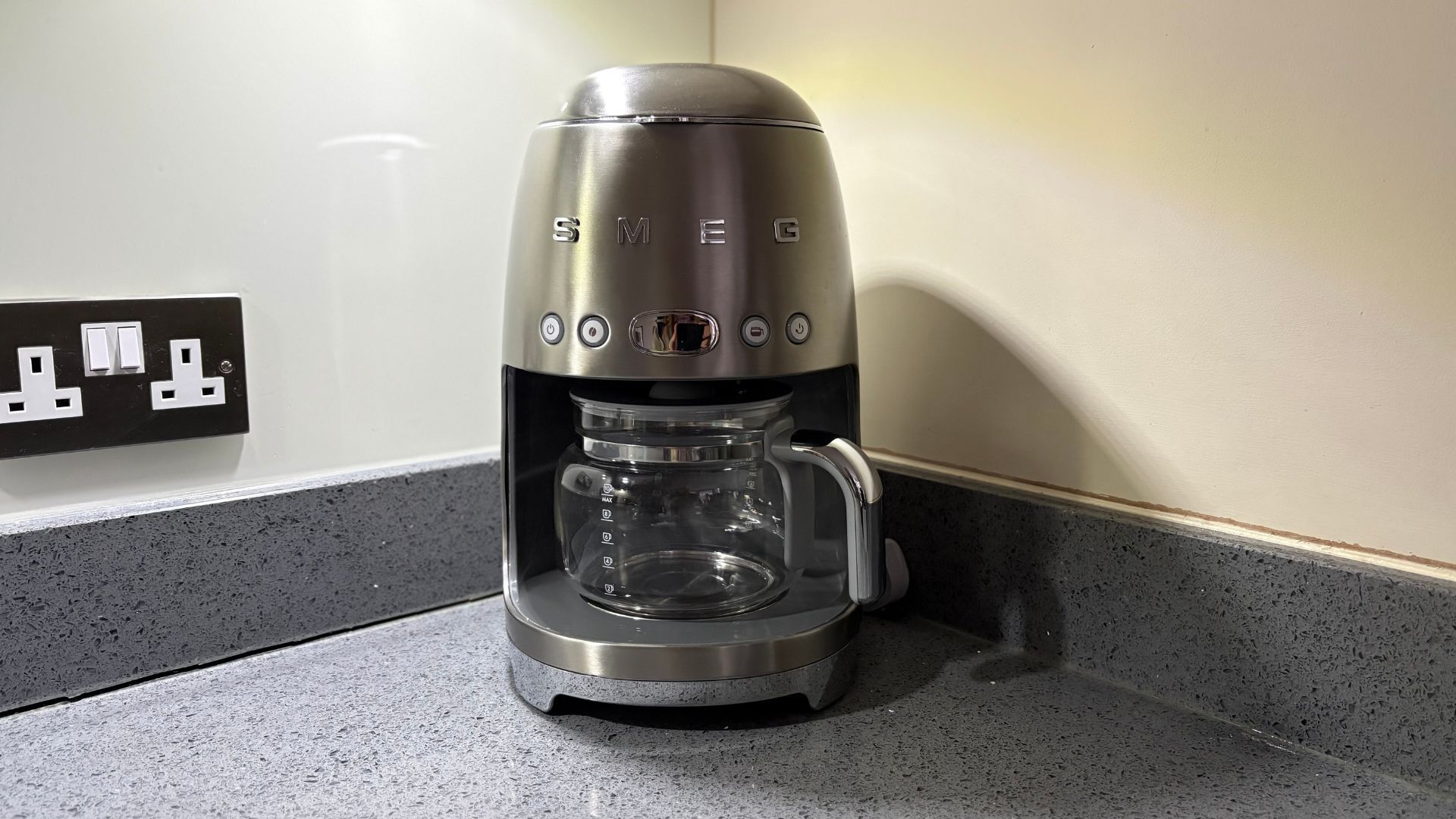 Retro coffee is back on the menu – and nobody does chic quite like Smeg