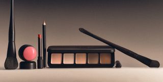 nQvgjiuVFXCVTGgngVH6Y8-320-80 لدى MUA من Kendall Jenner خطها "Underpainting" الخاص بها