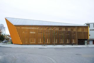 Untreated heartwood pine is used in the outer façade