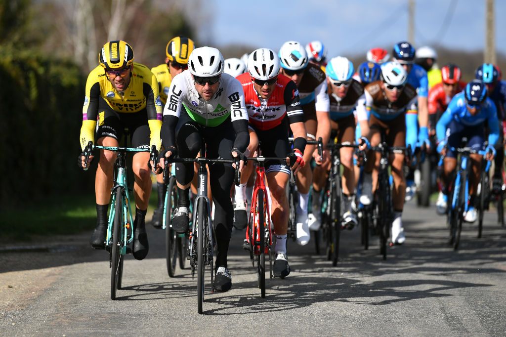 Bernhard Eisel (Dimension Data) sets the tempo at Paris-Nice.