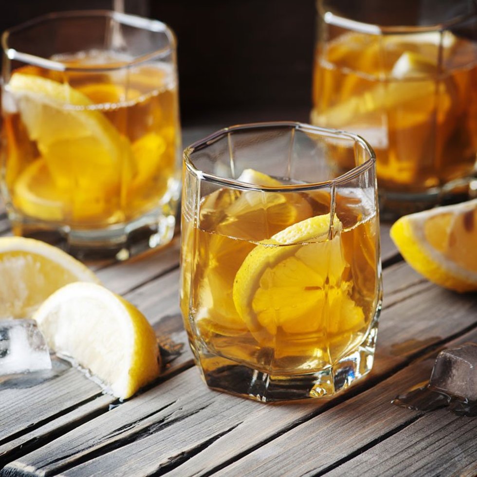 10-whisky-cocktails-every-serious-man-should-try-11-1556688206-fcLf.jpg