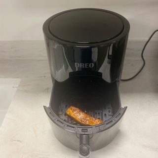 Image of Dreo air fryer during testing period