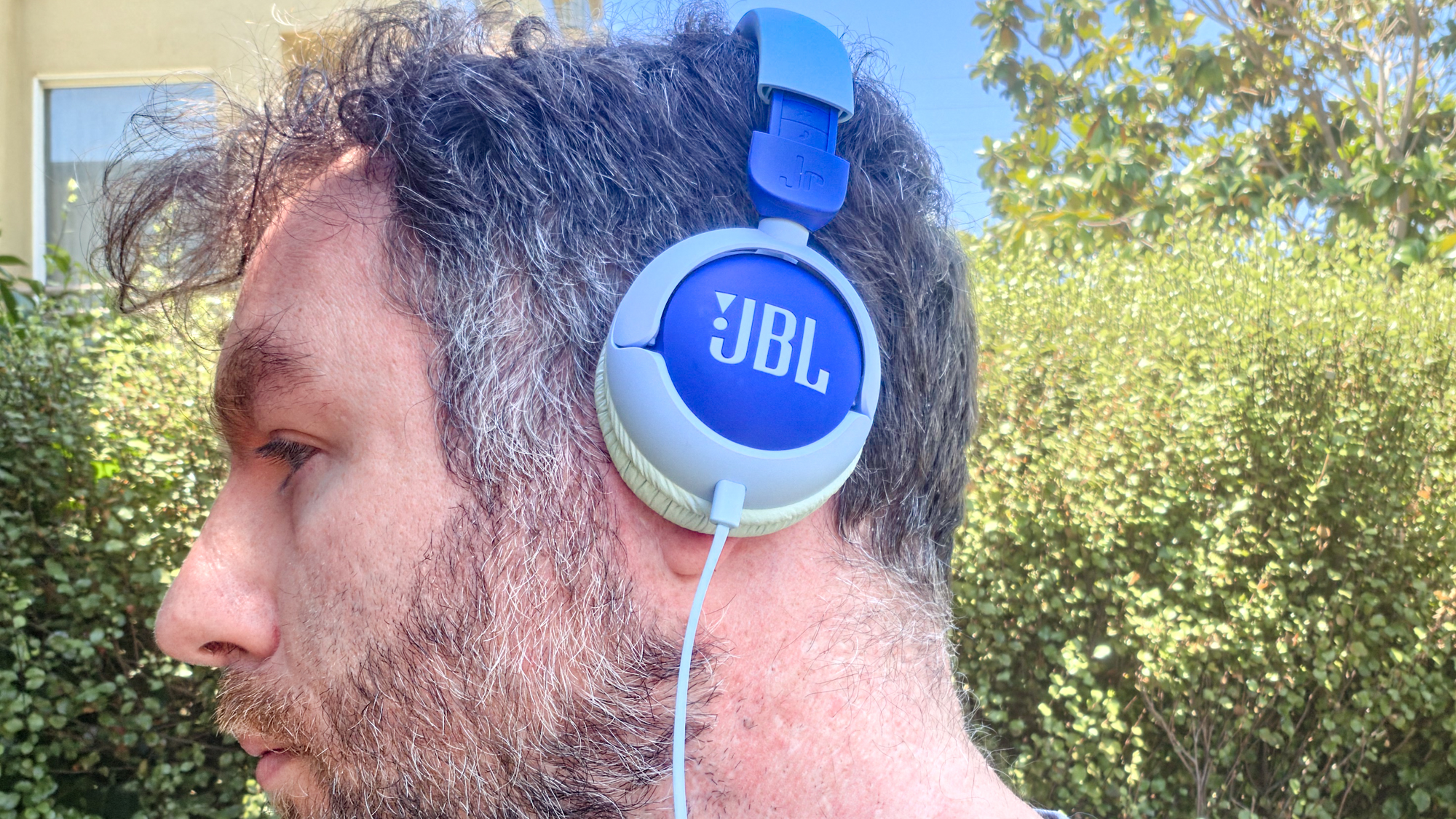 JBL Junior 320 kid headphones