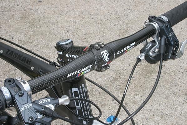 The lightweight theme continues with the Ritchey carbon handlebar and stem.