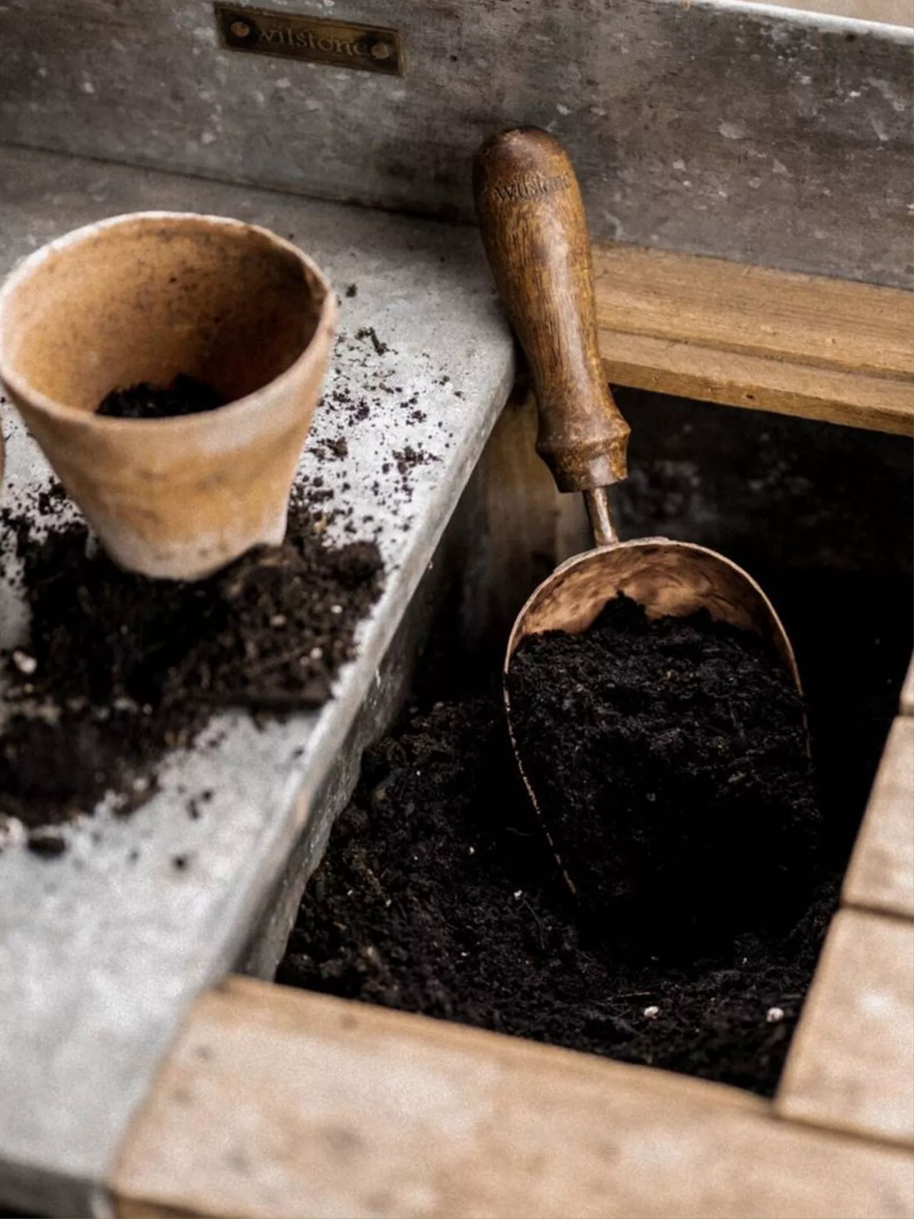 close ups of a potting table