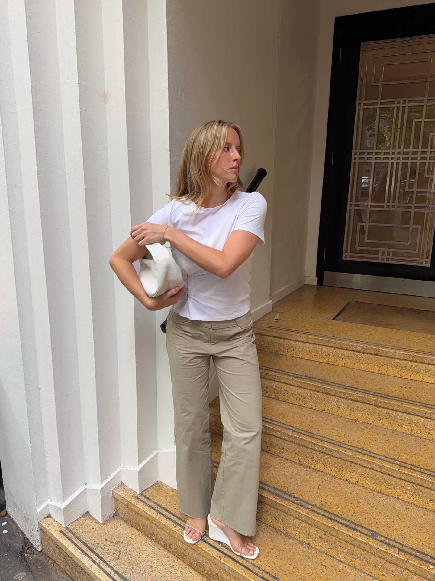 Influencer wears summer shoe capsule