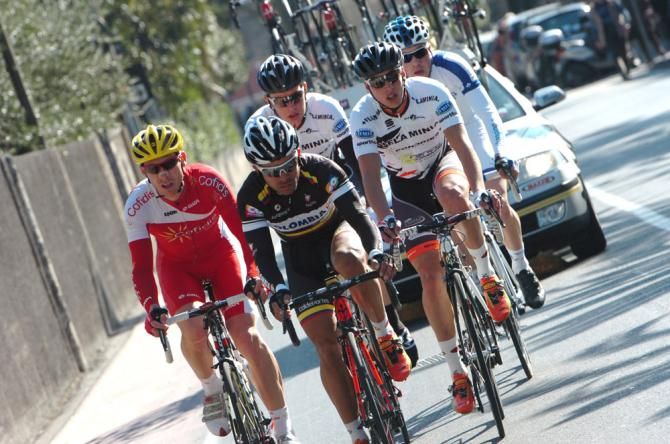 Leonardo Duque (Colombia) at the front of the early five-man break.