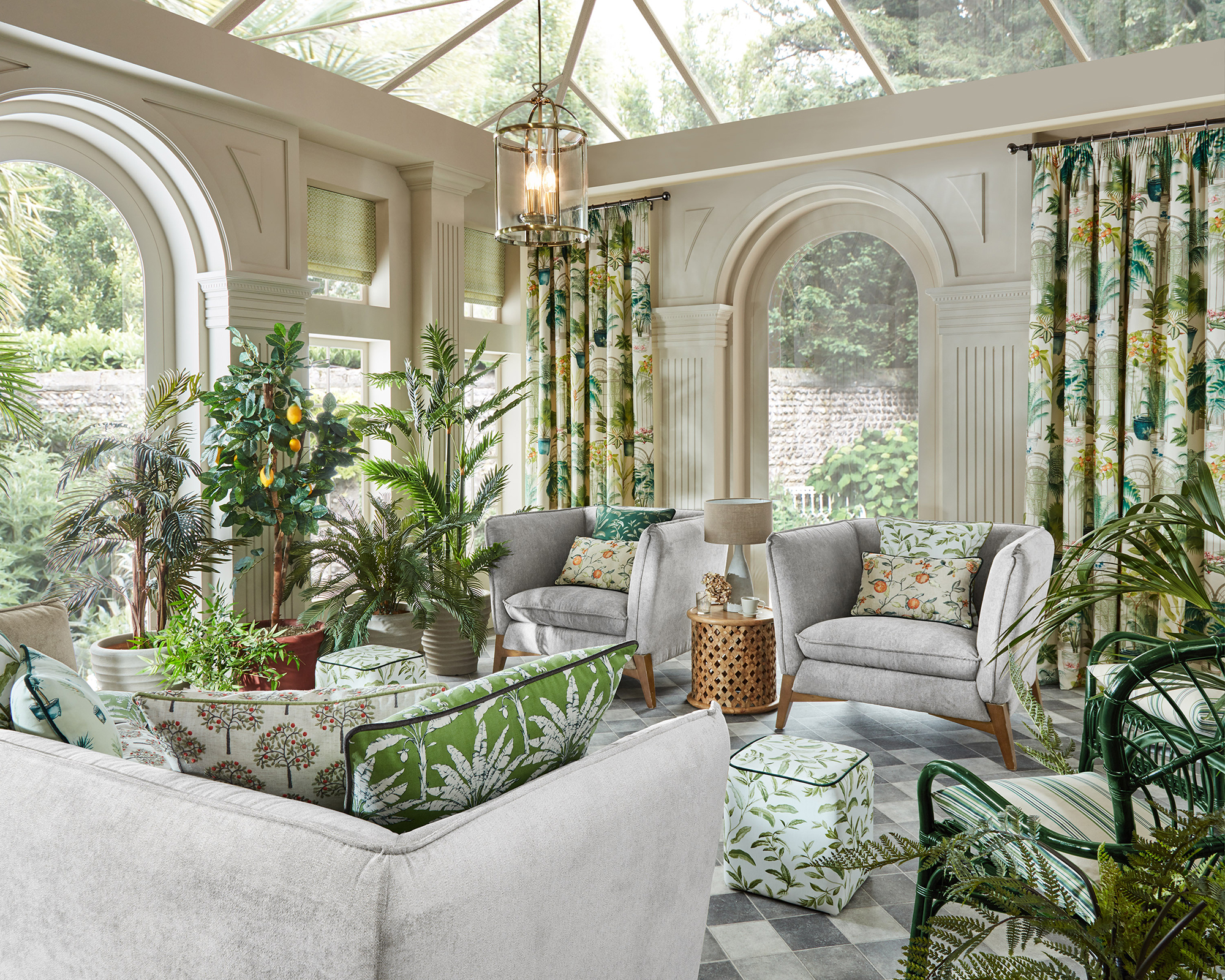 Orangery idea by ILIV with plants and leafy accessories