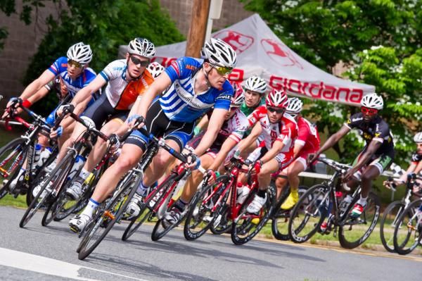 Dilworth pro men's start led by Andrew Pinfold (UnitedHealthcare)