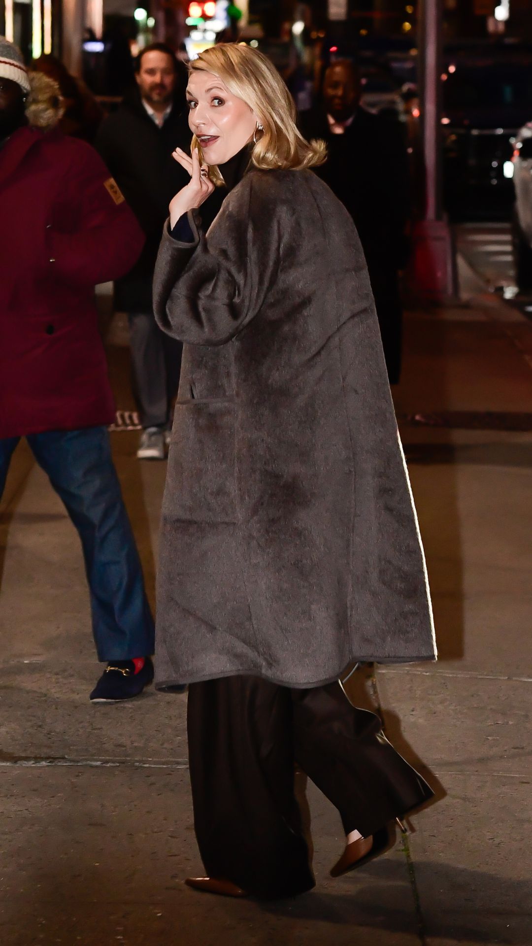 Claire Danes wearing brown faux fur coat in new York City on 11 November, 2025