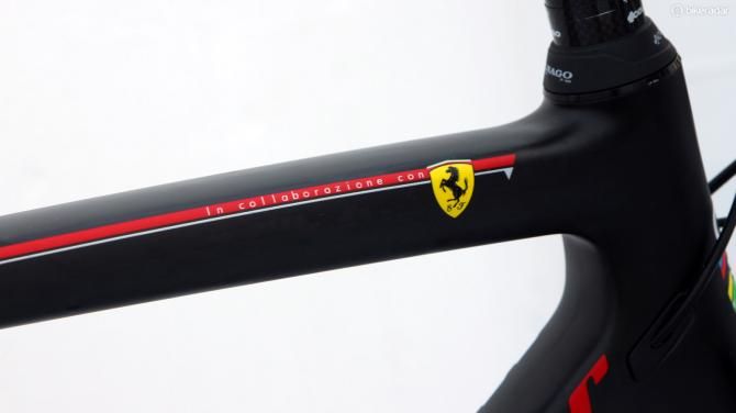 As Colnago has done on numerous occasions in the past, the V1-r was developed in collaboration with Ferrari