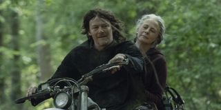 daryl and carol on motorcycle walking dead season 10