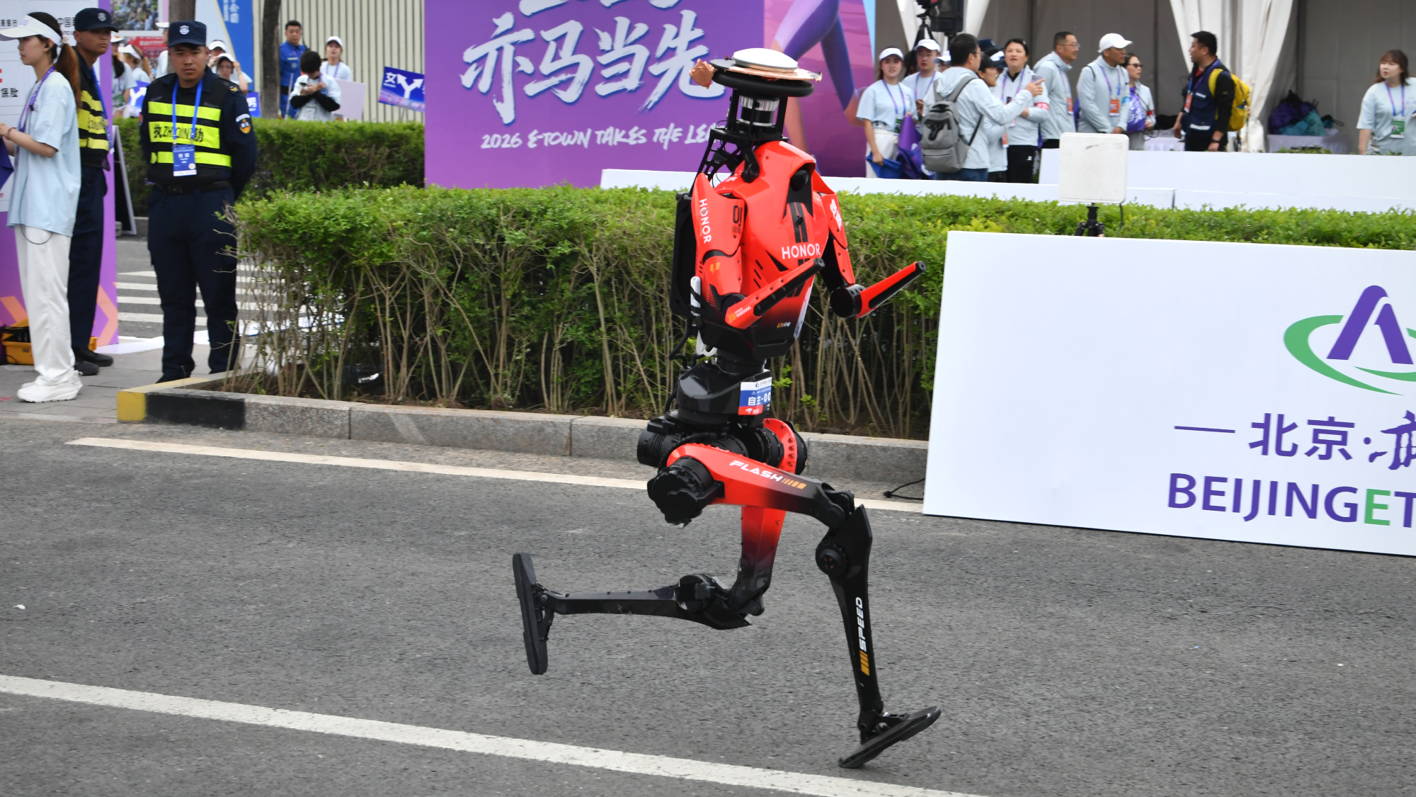 Lightning, a Chinese humanoid robot, sets record for half-marathon in Beijing