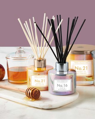 Honey and nectarine reed diffuser