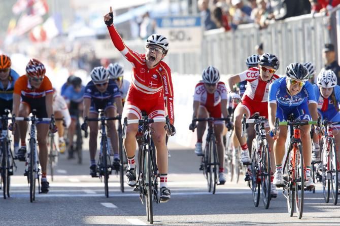 Amalie Dideriksen (Denmark) takes the gold in the junior women's road race at the 2014 Worlds