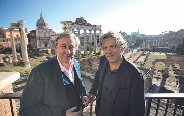 Art critic Andrew Graham-Dixon and chef Giorgio Locatelli return to their beloved Italy but this time they are in the capital. Rome is busy, chaotic and passionate, full of glorious food and timeless art, and both men are in heaven.