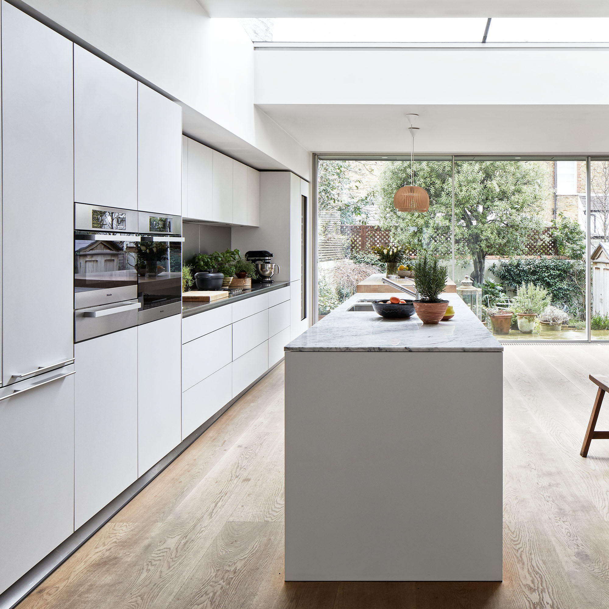 White modern kitchen