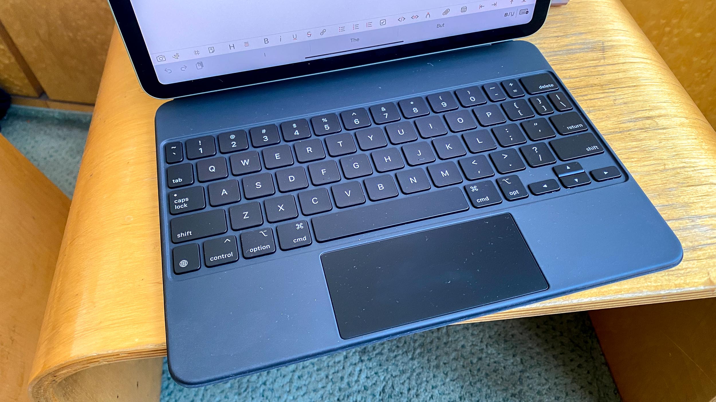 iPad Air (2020) review magic keyboard