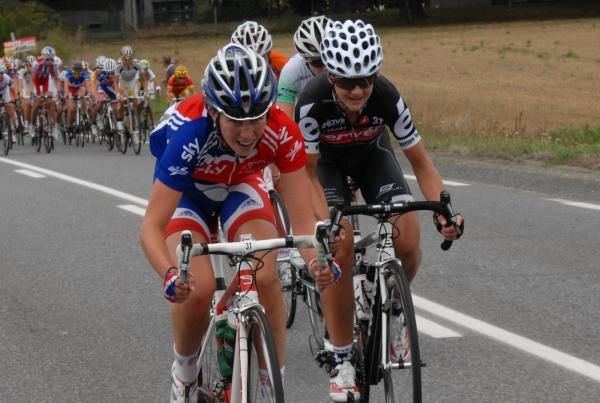 Emma Trott on the front of the peloton