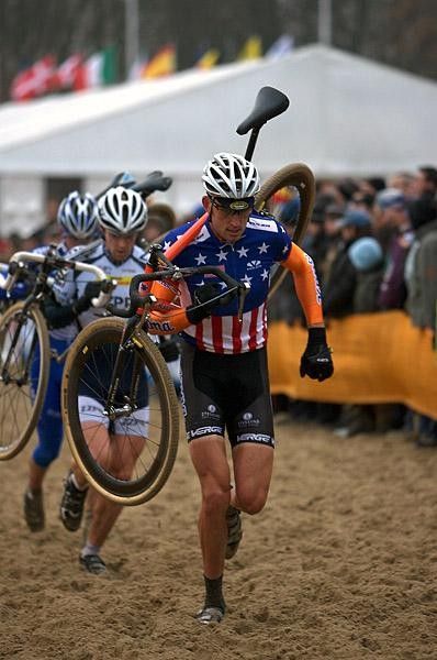 Ryan Trebon runs through the double pits at Hofstade.