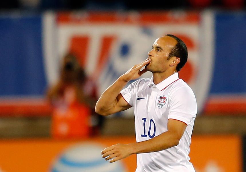 Watch Landon Donovan&amp;#039;s emotional farewell at his final U.S. national team game